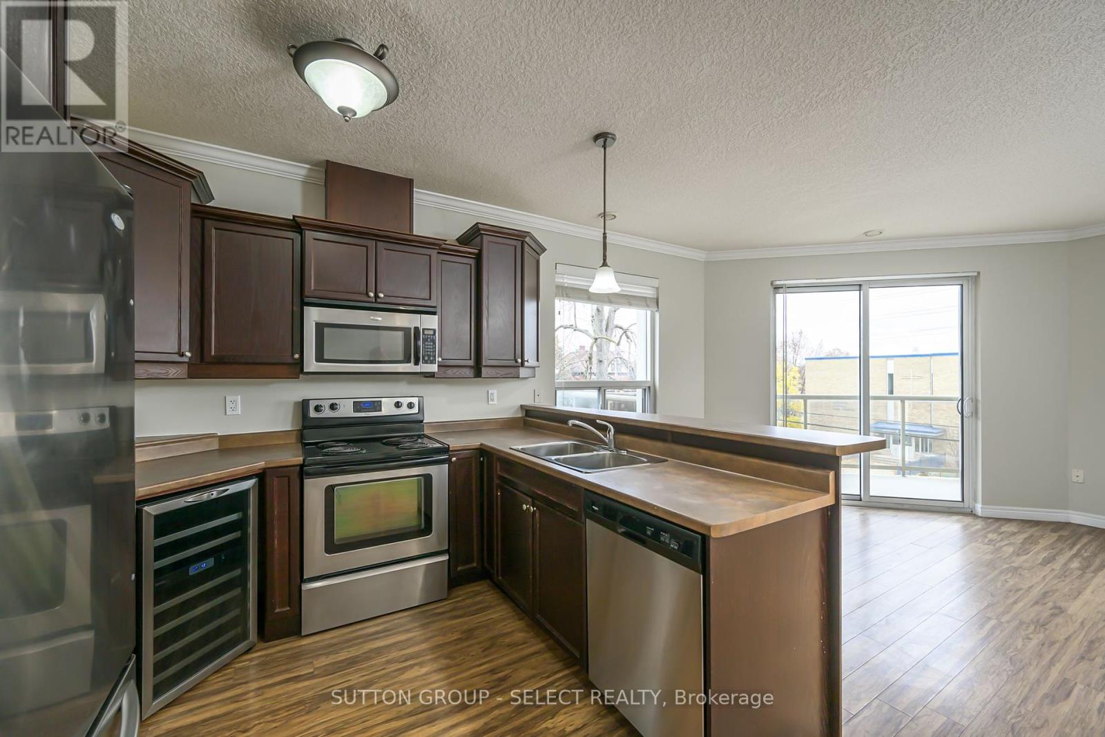 306 - 435 Colborne Street, London East, Ontario  N6B 2T2 - Photo 2 - X12185391