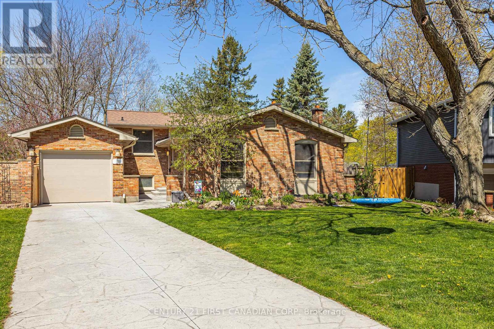 24 Gatineau Crescent, London South, Ontario  N6K 2Z7 - Photo 2 - X12185520