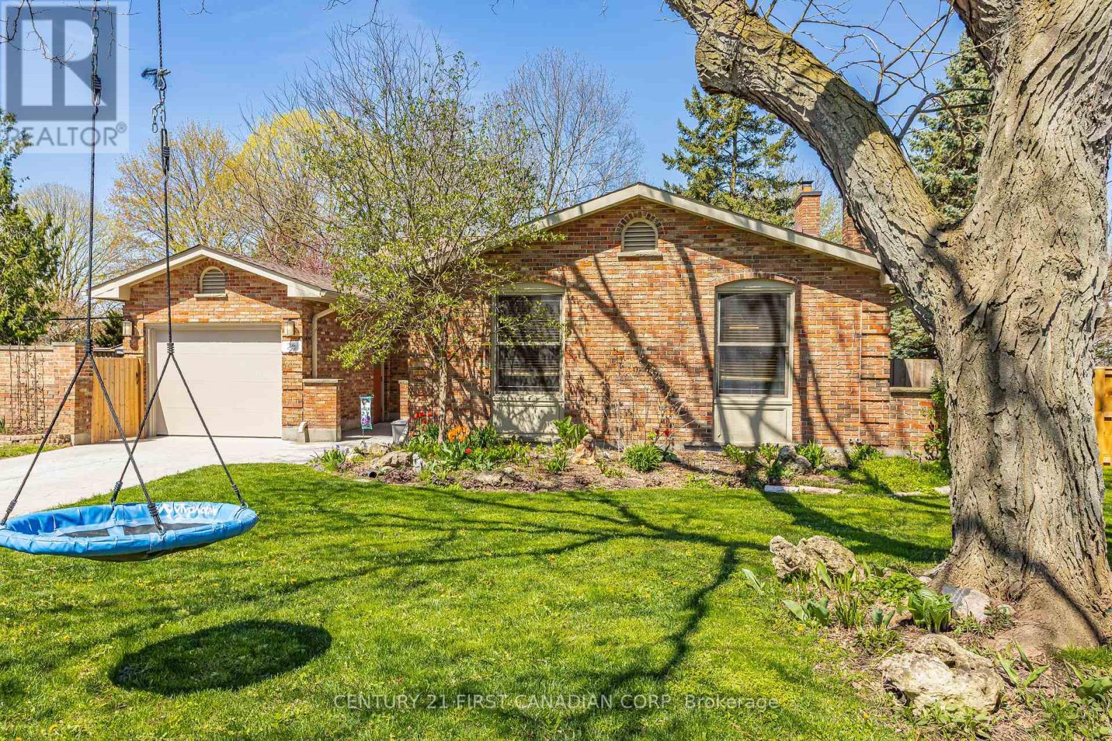 24 Gatineau Crescent, London South, Ontario  N6K 2Z7 - Photo 3 - X12185520