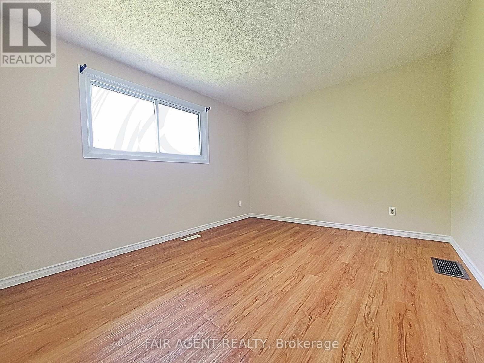 Unit B - 114 Lillian Drive, Waterloo, Ontario  N2J 4J9 - Photo 13 - X12185631