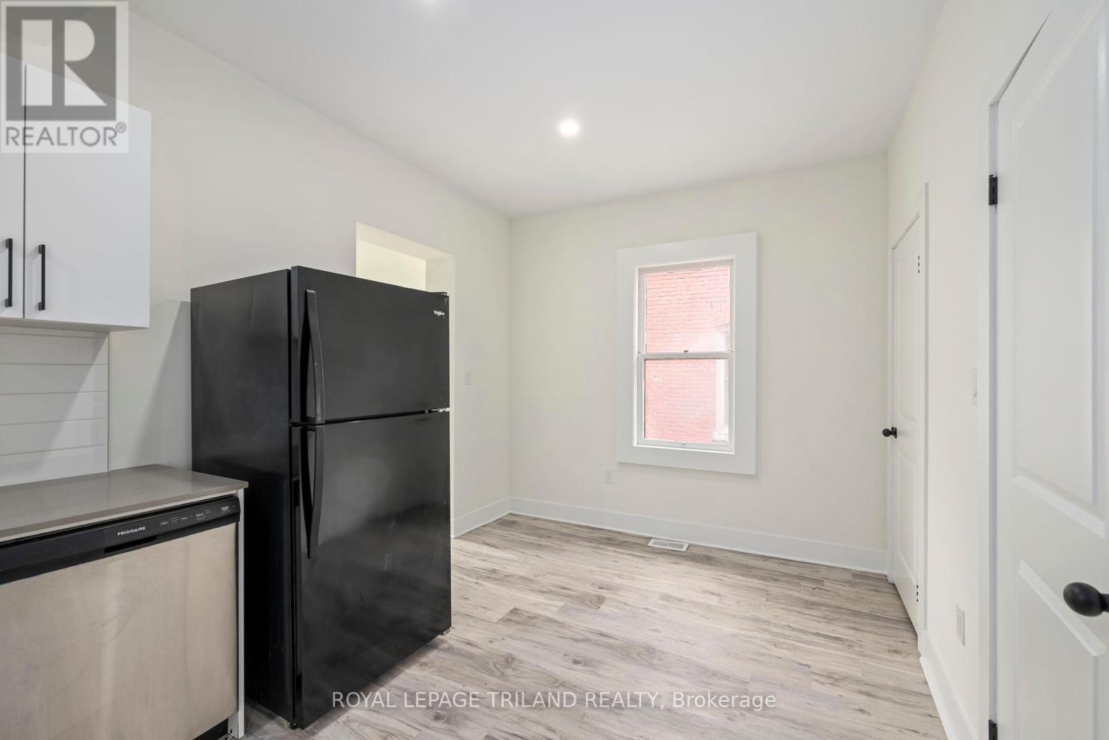 Photo 10 of 24 for 255 Simcoe Street