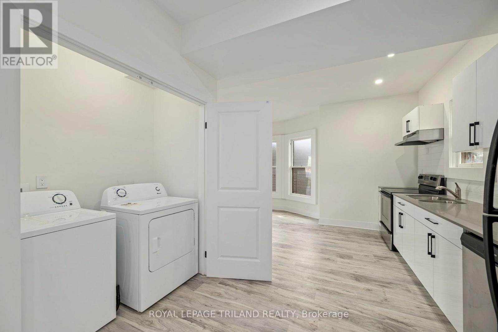 Photo 13 of 24 for 255 Simcoe Street