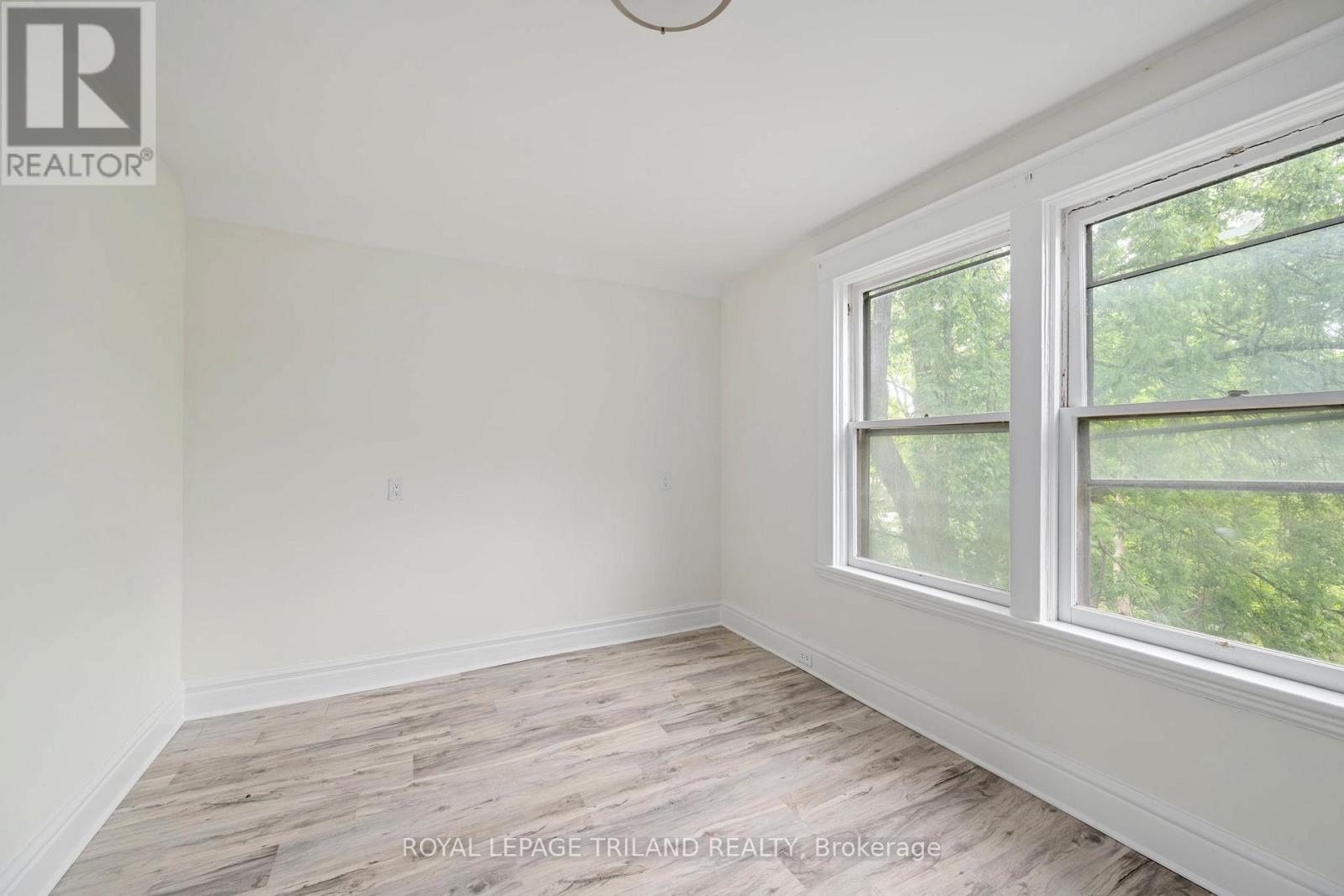 Photo 15 of 24 for 255 Simcoe Street
