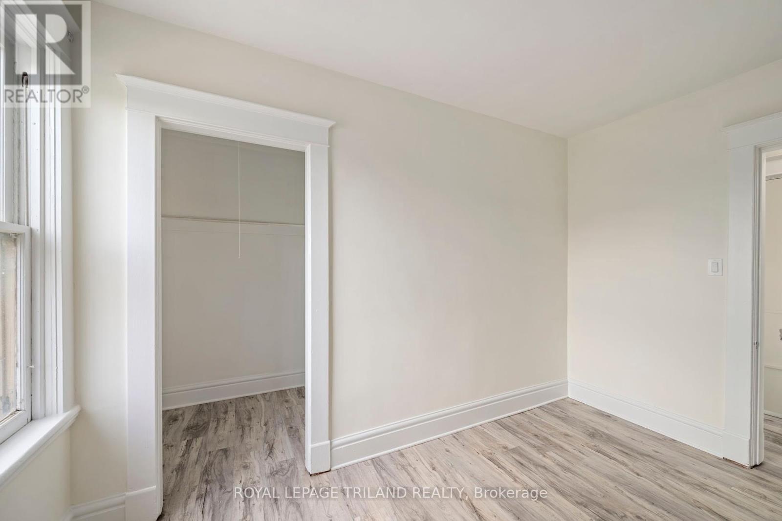 Photo 18 of 24 for 255 Simcoe Street