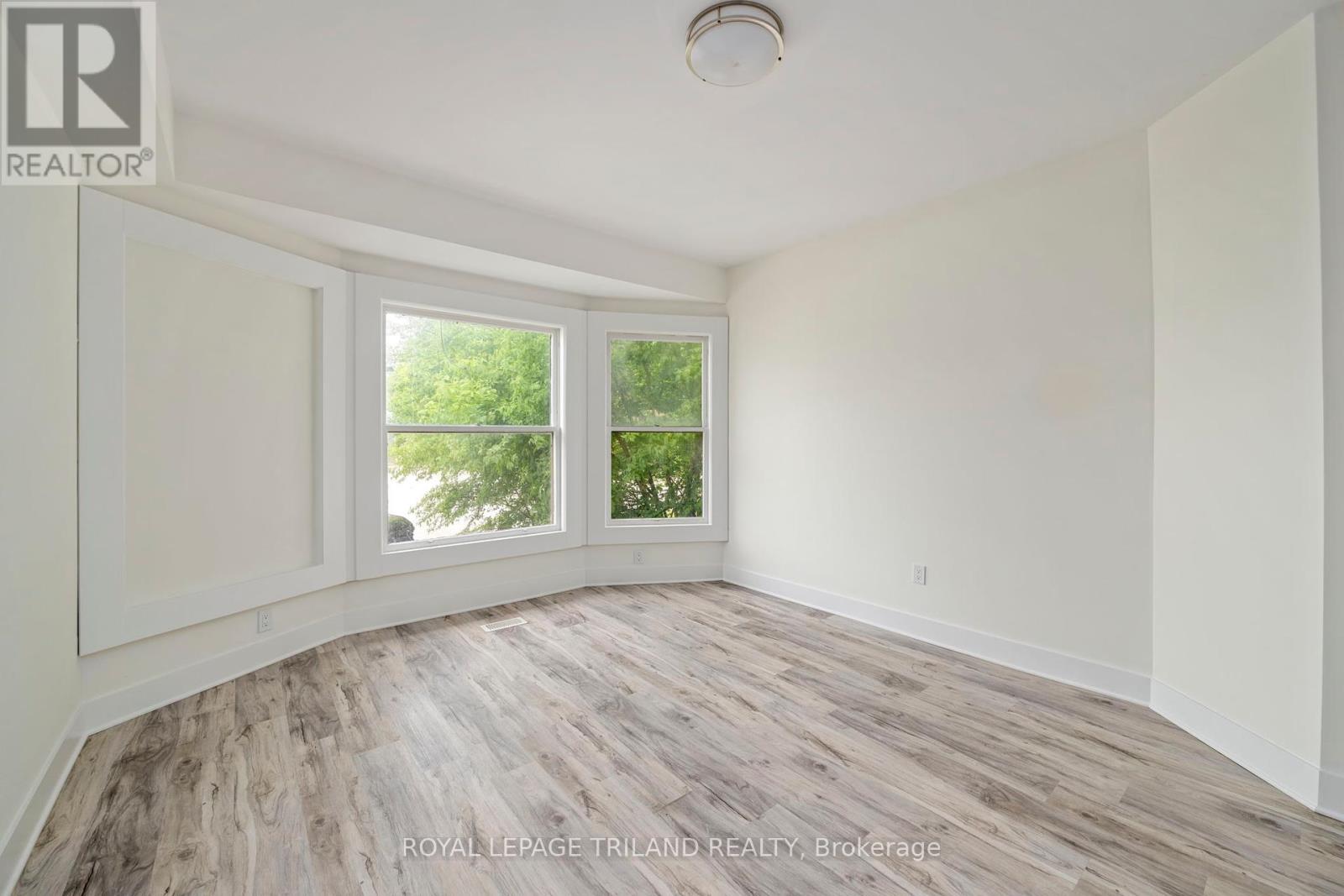Photo 6 of 24 for 255 Simcoe Street