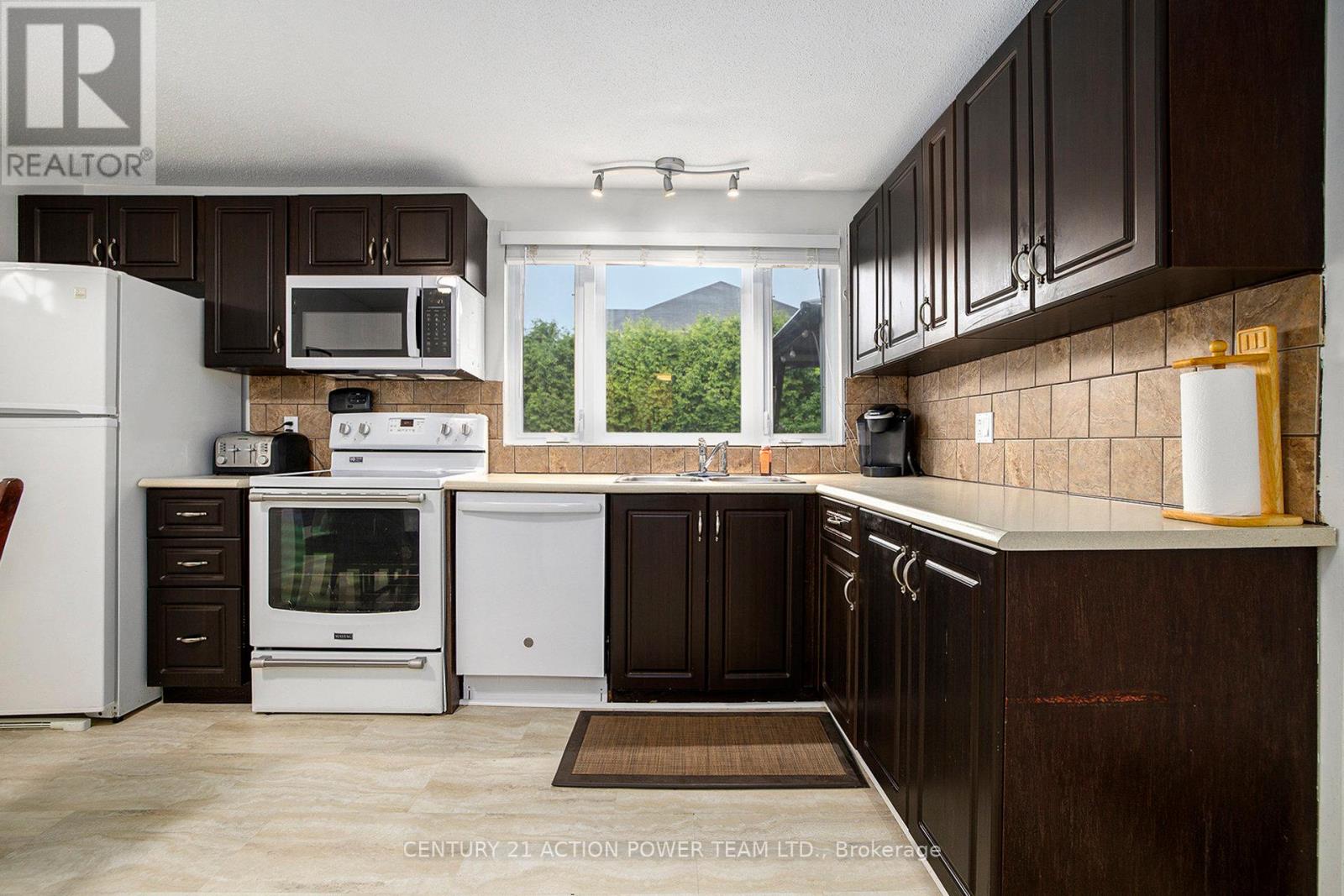 1829 Cloverlawn Crescent, Ottawa, Ontario  K1J 6V6 - Photo 12 - X12183455