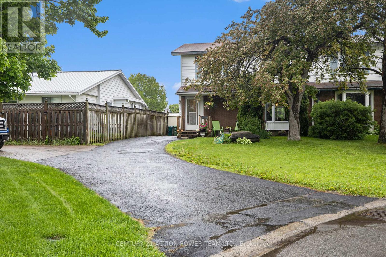 1829 Cloverlawn Crescent, Ottawa, Ontario  K1J 6V6 - Photo 3 - X12183455