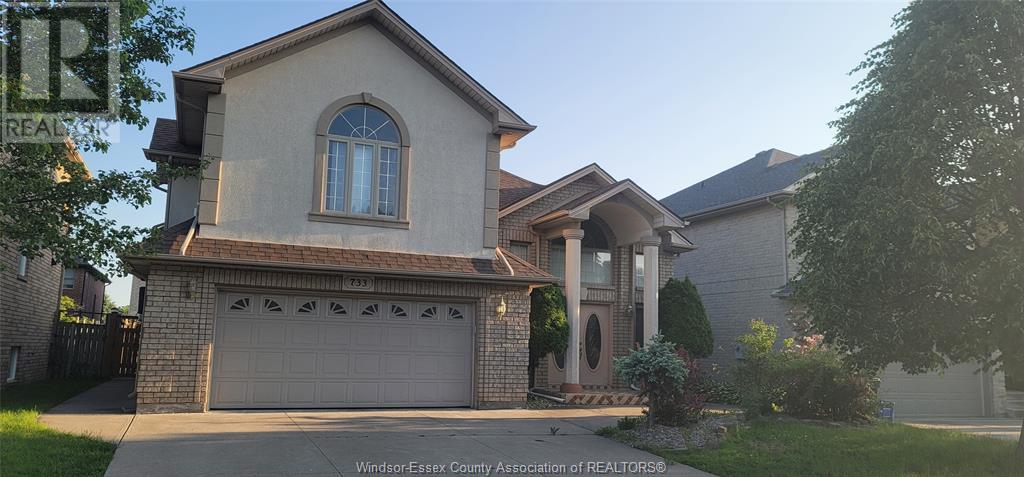 Property at 733 MASSIMO CRESCENT image 4