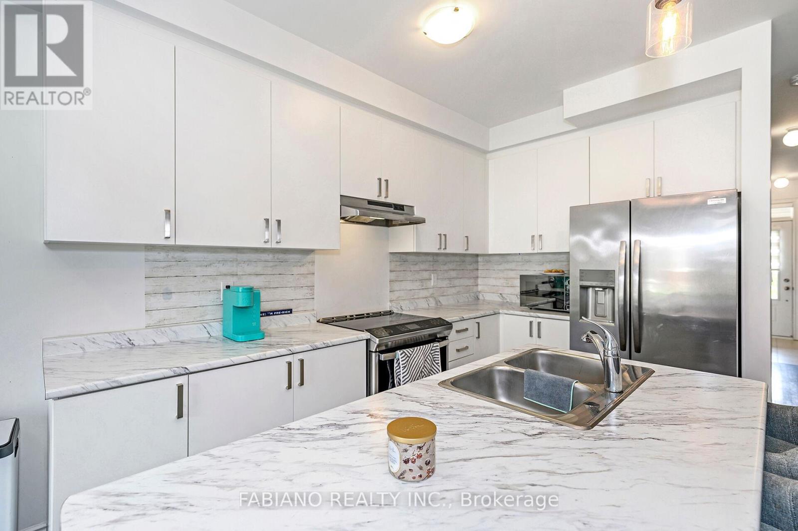 36 Autumn Drive, Wasaga Beach, Ontario  L9Z 0K7 - Photo 5 - S12185440