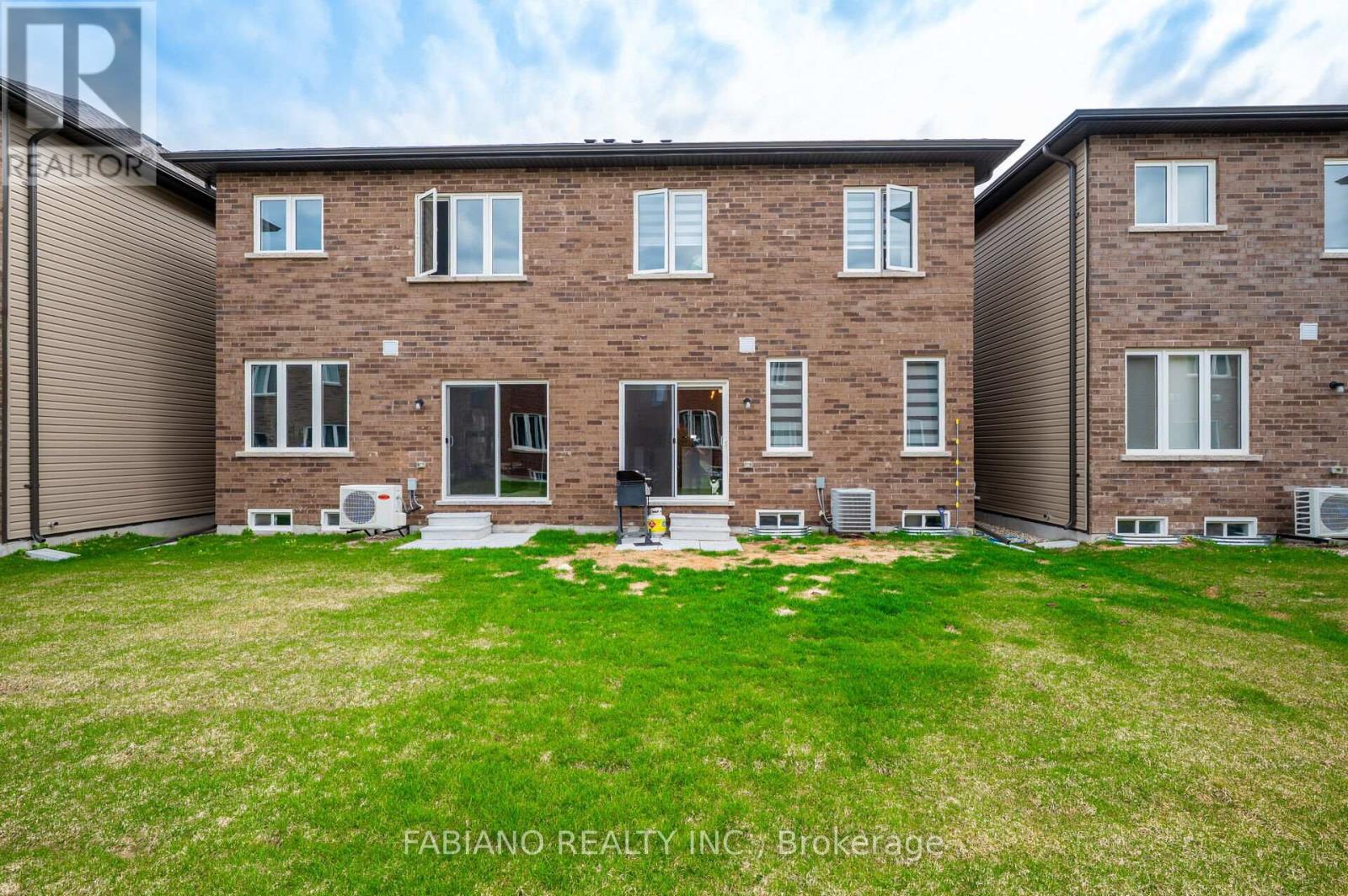 36 Autumn Drive, Wasaga Beach, Ontario  L9Z 0K7 - Photo 3 - S12185440