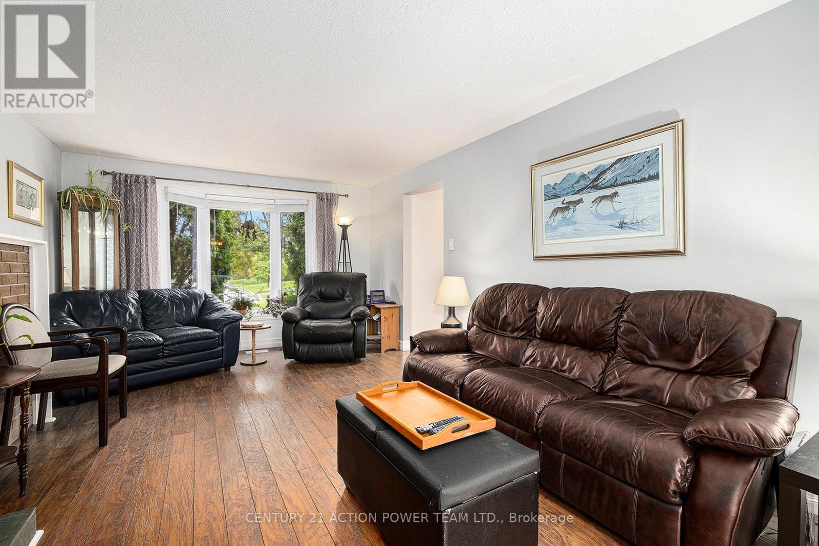 1829 Cloverlawn Crescent, Ottawa, Ontario  K1J 6V6 - Photo 8 - X12183455