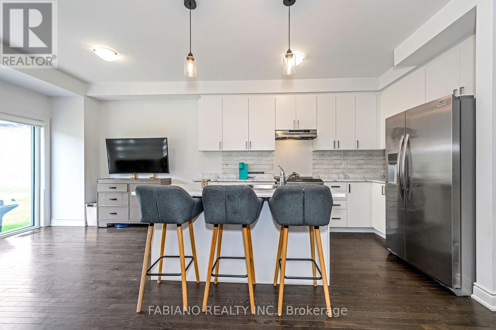 36 Autumn Drive, Wasaga Beach, Ontario  L9Z 0K7 - Photo 6 - S12185440
