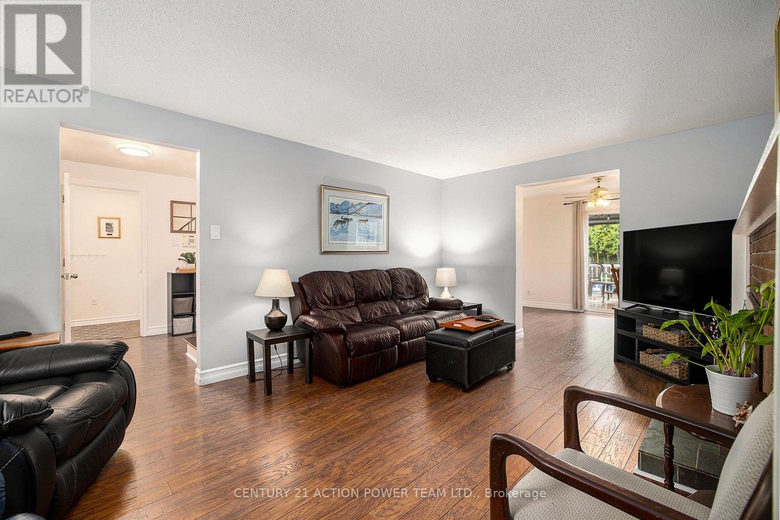 1829 Cloverlawn Crescent, Ottawa, Ontario  K1J 6V6 - Photo 10 - X12183455