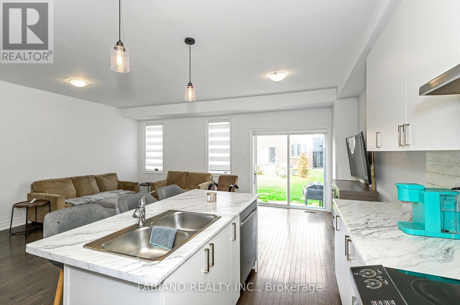 36 Autumn Drive, Wasaga Beach, Ontario  L9Z 0K7 - Photo 8 - S12185440