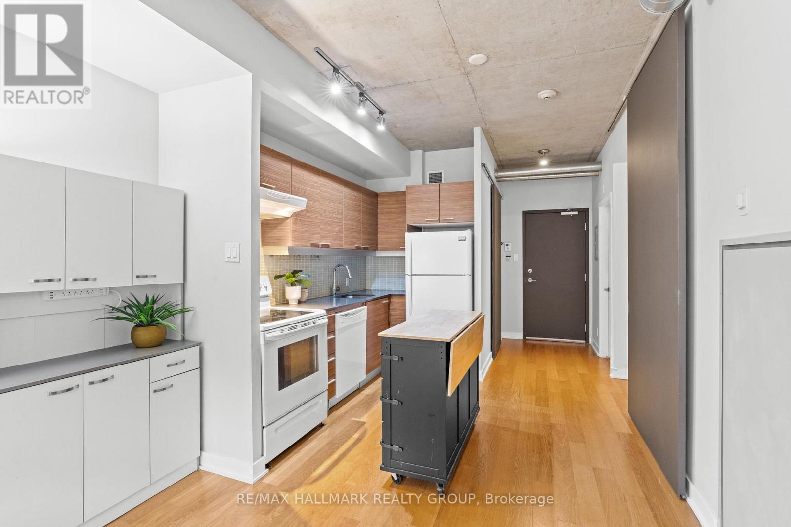 604 - 354 Gladstone Avenue, Ottawa, Ontario  K2P 0R4 - Photo 7 - X12185445