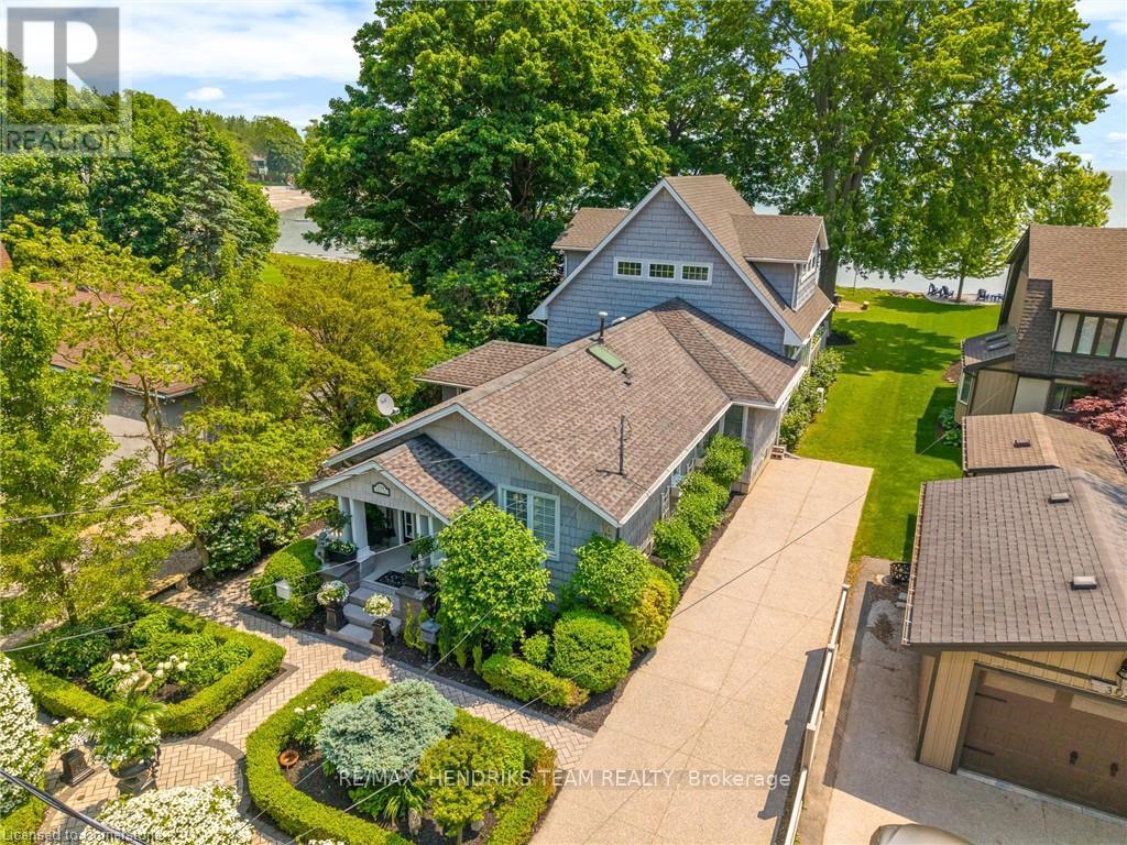 Property at 294 PROSPECT POINT ROAD S image 3