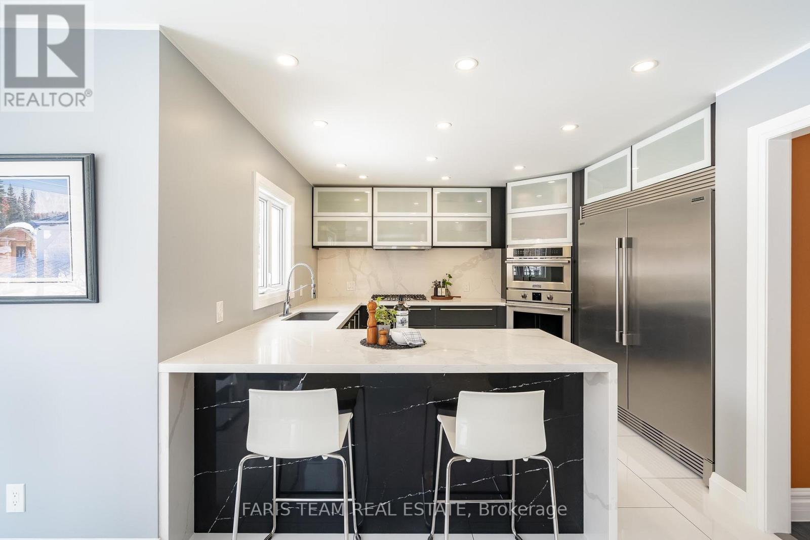 Property at 127 GOLDFINCH CRESCENT image 4
