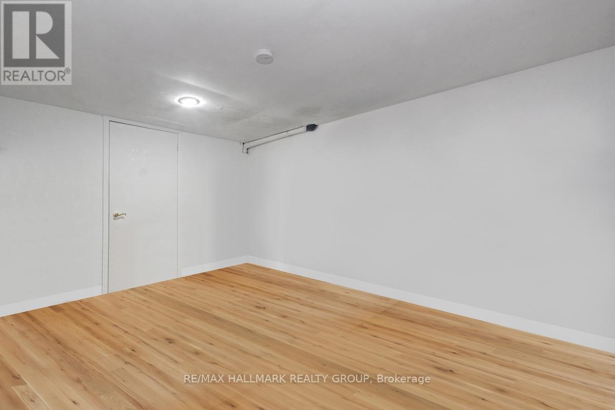 6403 Viseneau Drive, Ottawa, Ontario  K1C 5E7 - Photo 13 - X12185500
