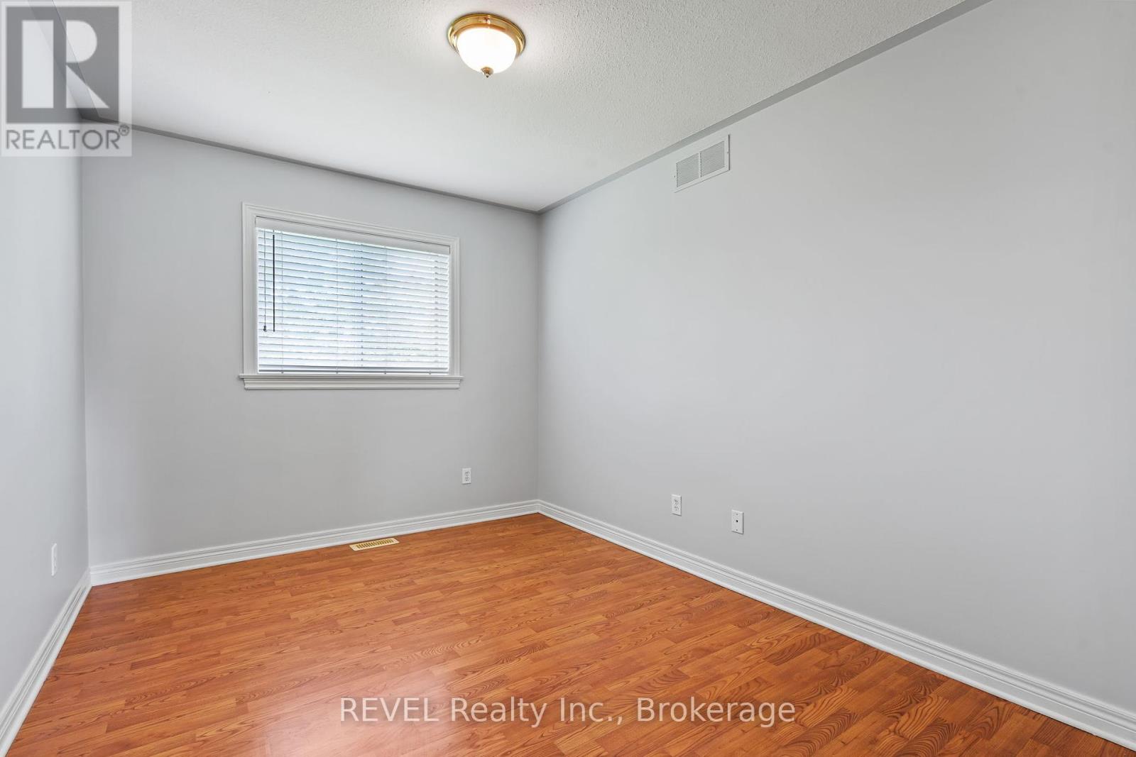 893 Canada Drive, Fort Erie, Ontario  L2A 6E9 - Photo 16 - X12188306
