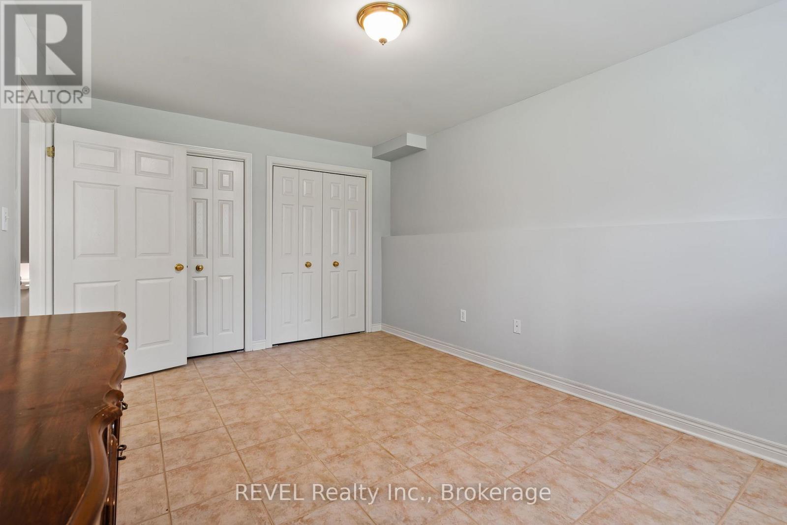 893 Canada Drive, Fort Erie, Ontario  L2A 6E9 - Photo 25 - X12188306