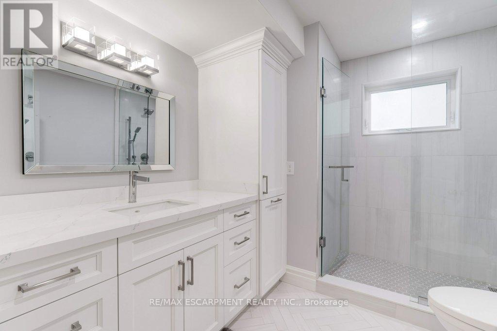 3 Hentob Court, Toronto, Ontario  M9V 2W9 - Photo 11 - W12185504