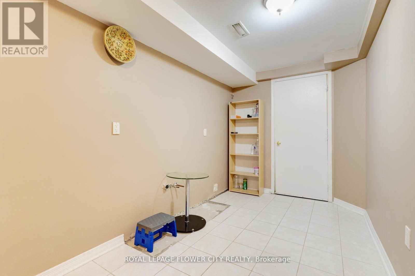 68 - 770 Othello Court, Mississauga, Ontario  L5W 1Y2 - Photo 35 - W12185506