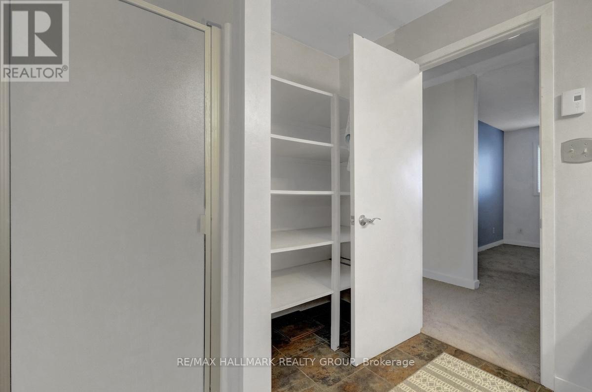 6403 Viseneau Drive, Ottawa, Ontario  K1C 5E7 - Photo 10 - X12185500