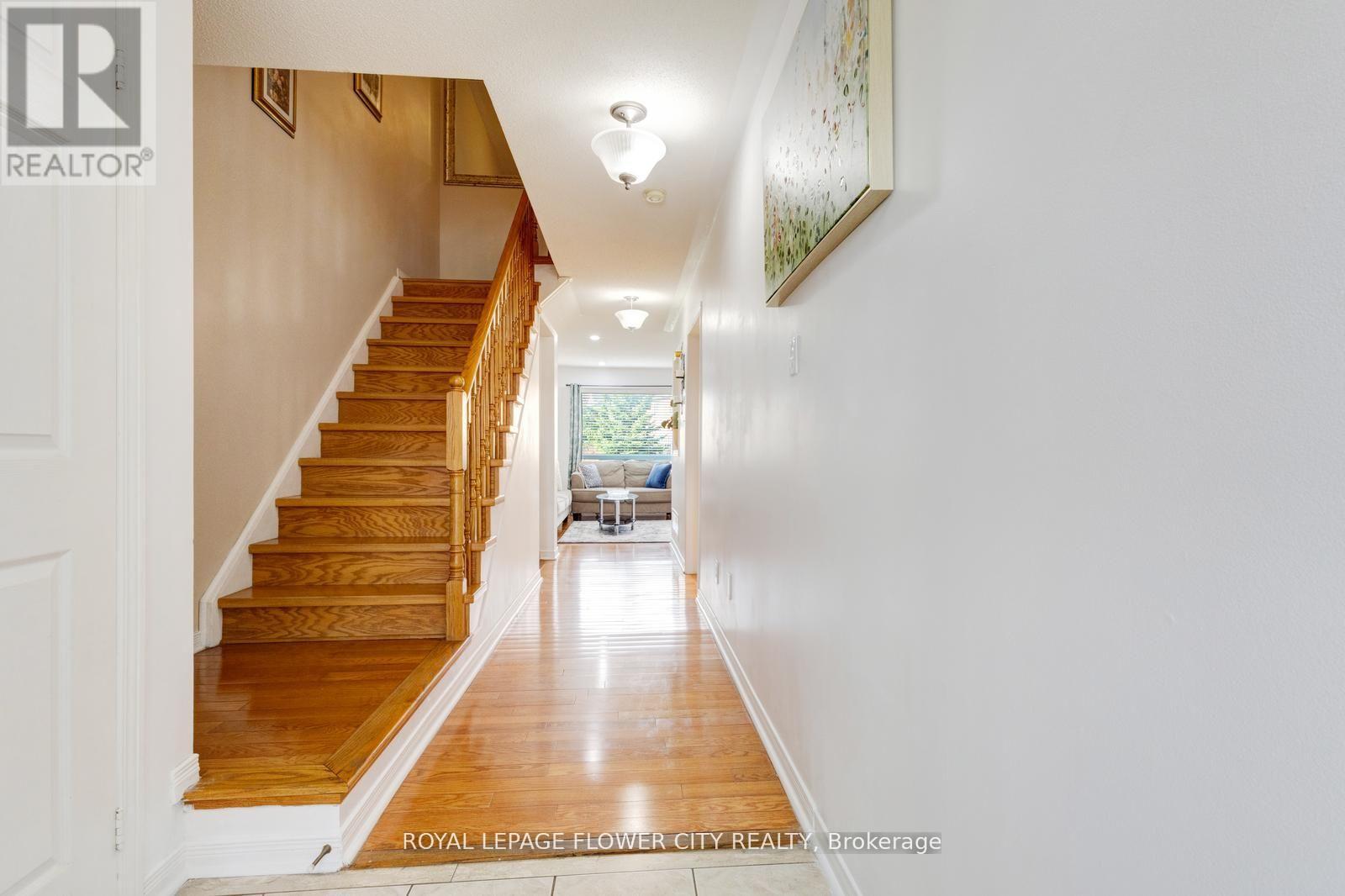 68 - 770 Othello Court, Mississauga, Ontario  L5W 1Y2 - Photo 5 - W12185506