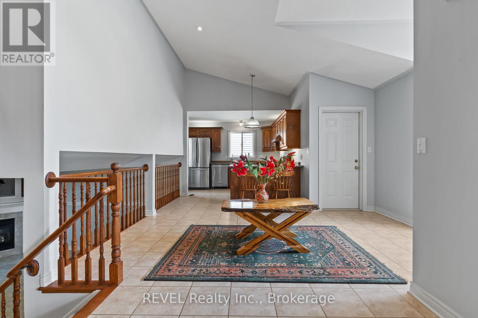893 Canada Drive, Fort Erie, Ontario  L2A 6E9 - Photo 5 - X12188306