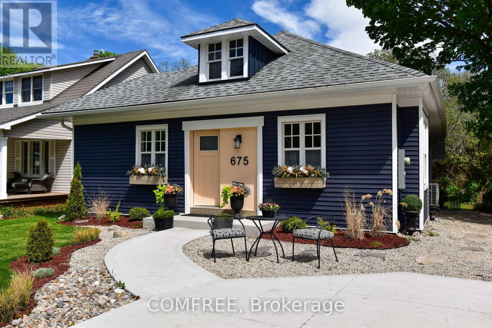 675 Olde Victoria Street, Kincardine, Ontario  N2Z 2A6 - Photo 2 - X12185599