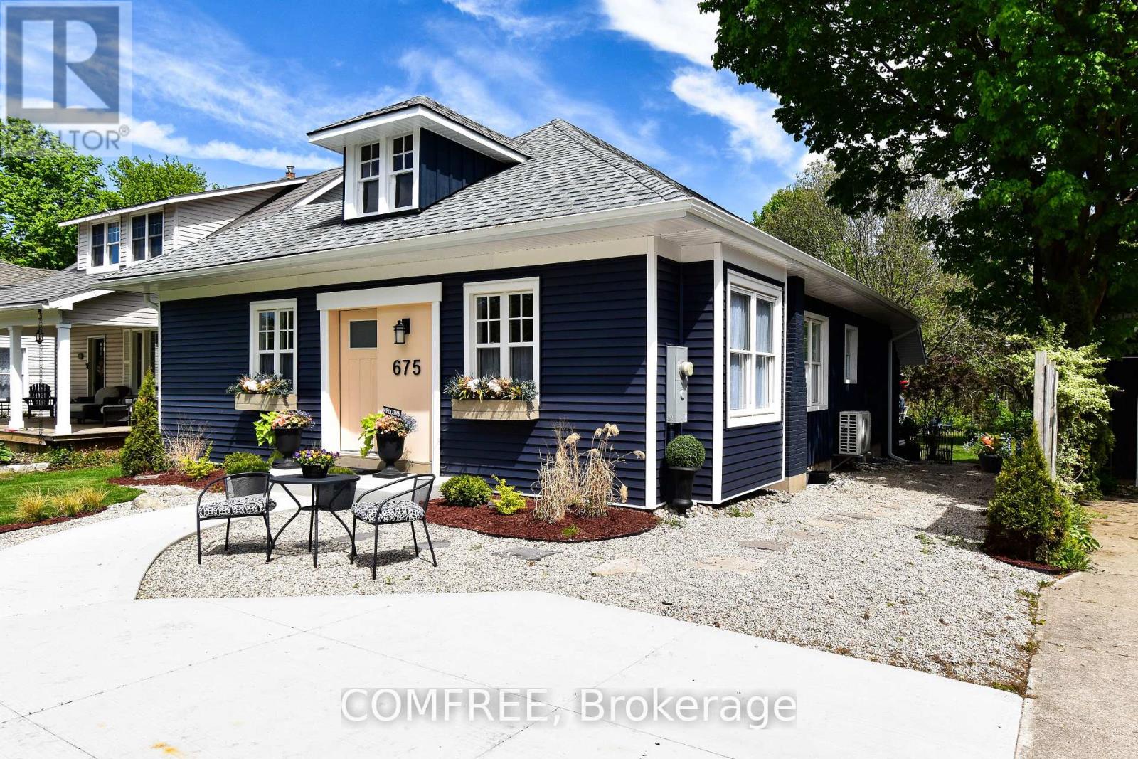 675 Olde Victoria Street, Kincardine, Ontario  N2Z 2A6 - Photo 3 - X12185599