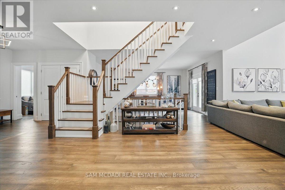 Property at 2163 DEYNCOURT DRIVE image 4