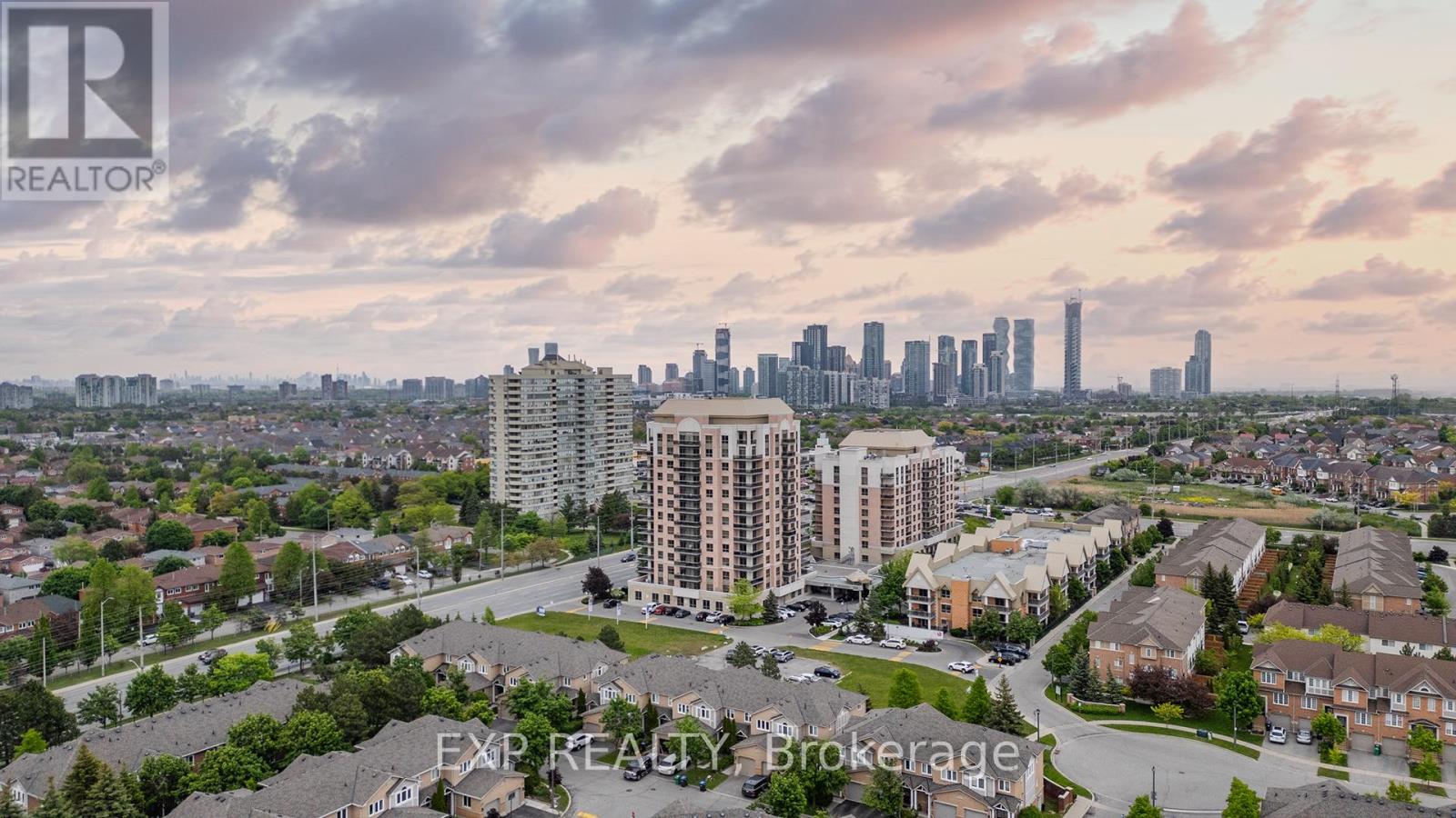 206 - 810 Scollard Court, Mississauga, Ontario  L5V 0A4 - Photo 30 - W12183674