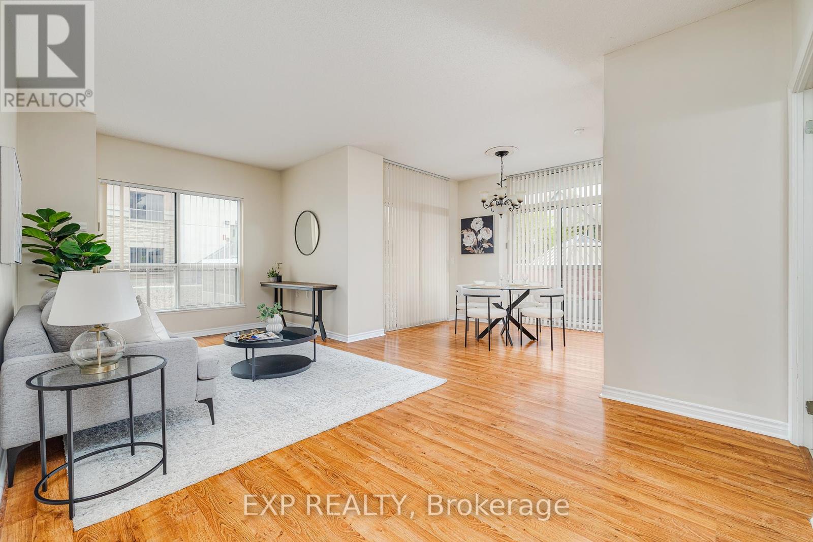 206 - 810 Scollard Court, Mississauga, Ontario  L5V 0A4 - Photo 1 - W12183674