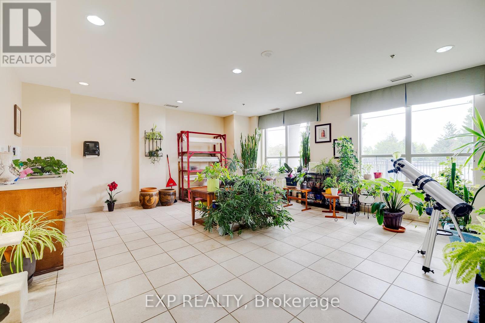 206 - 810 Scollard Court, Mississauga, Ontario  L5V 0A4 - Photo 25 - W12183674