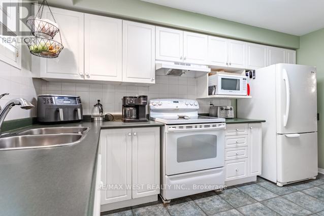 57 Creekwood Drive, Brampton, Ontario  L7A 1J3 - Photo 15 - W12185549