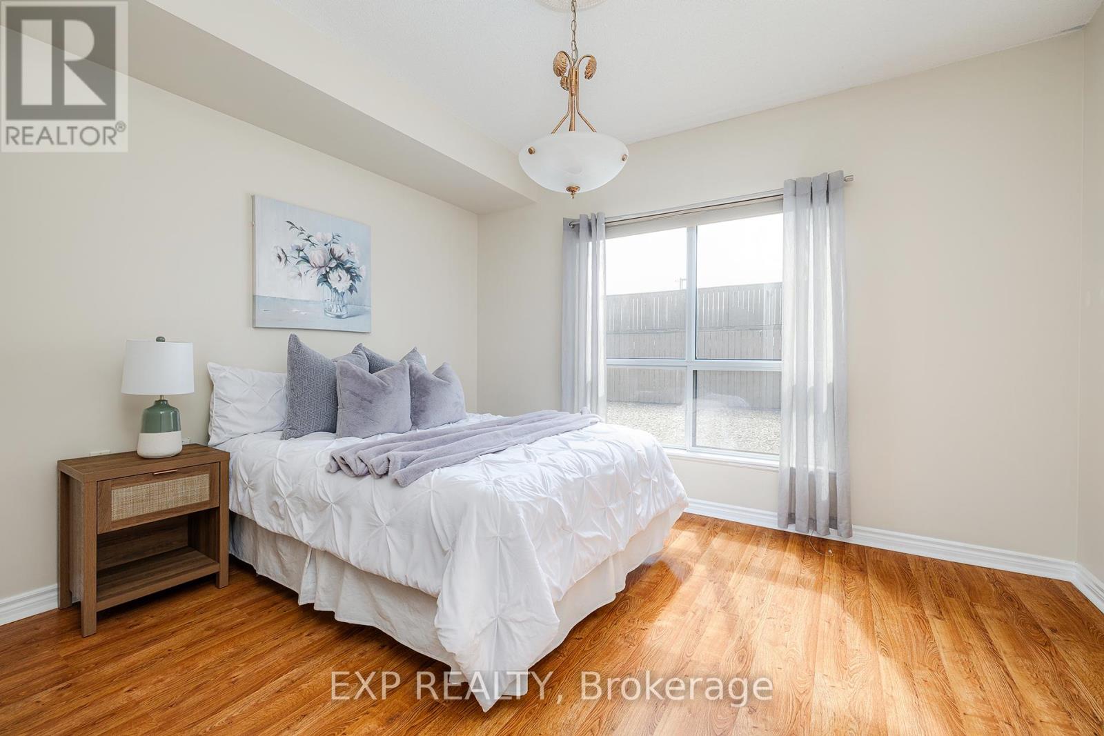 206 - 810 Scollard Court, Mississauga, Ontario  L5V 0A4 - Photo 8 - W12183674