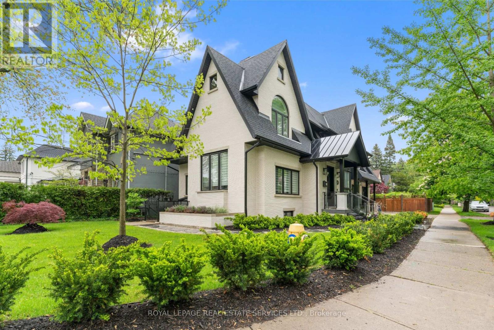 Property at 161 THE KINGSWAY image 3