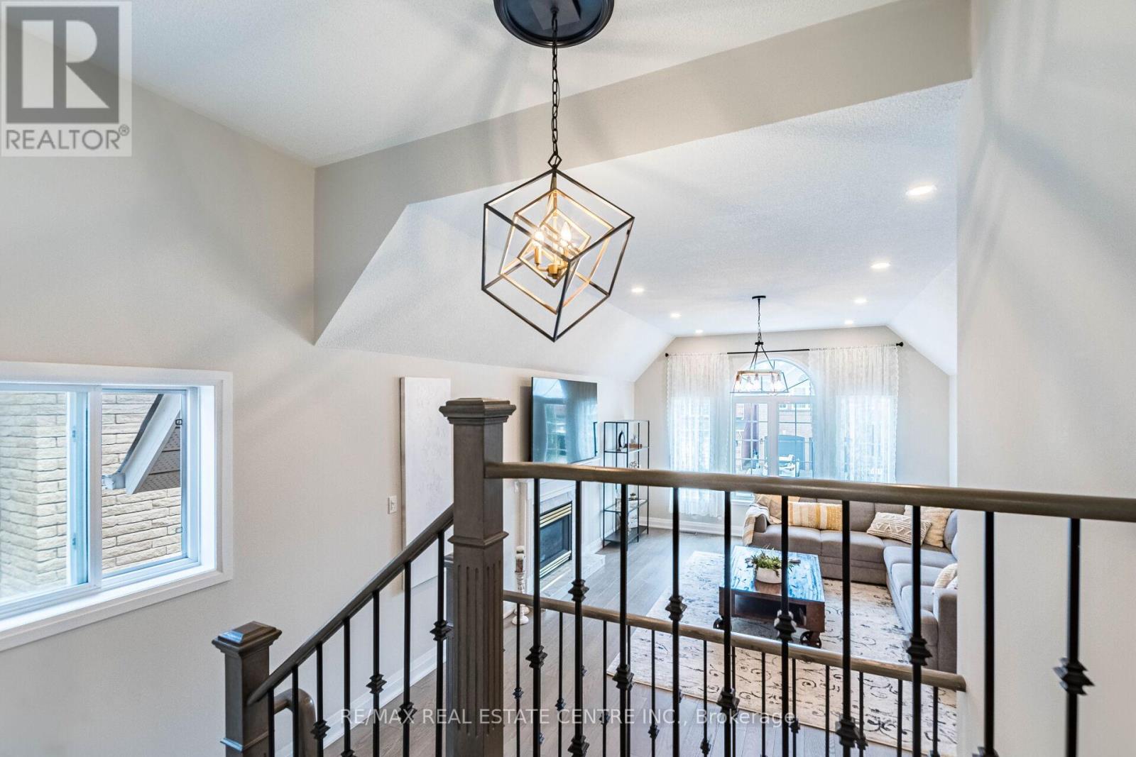 273 Cossack Court, Mississauga, Ontario  L5B 4C2 - Photo 26 - W12185438
