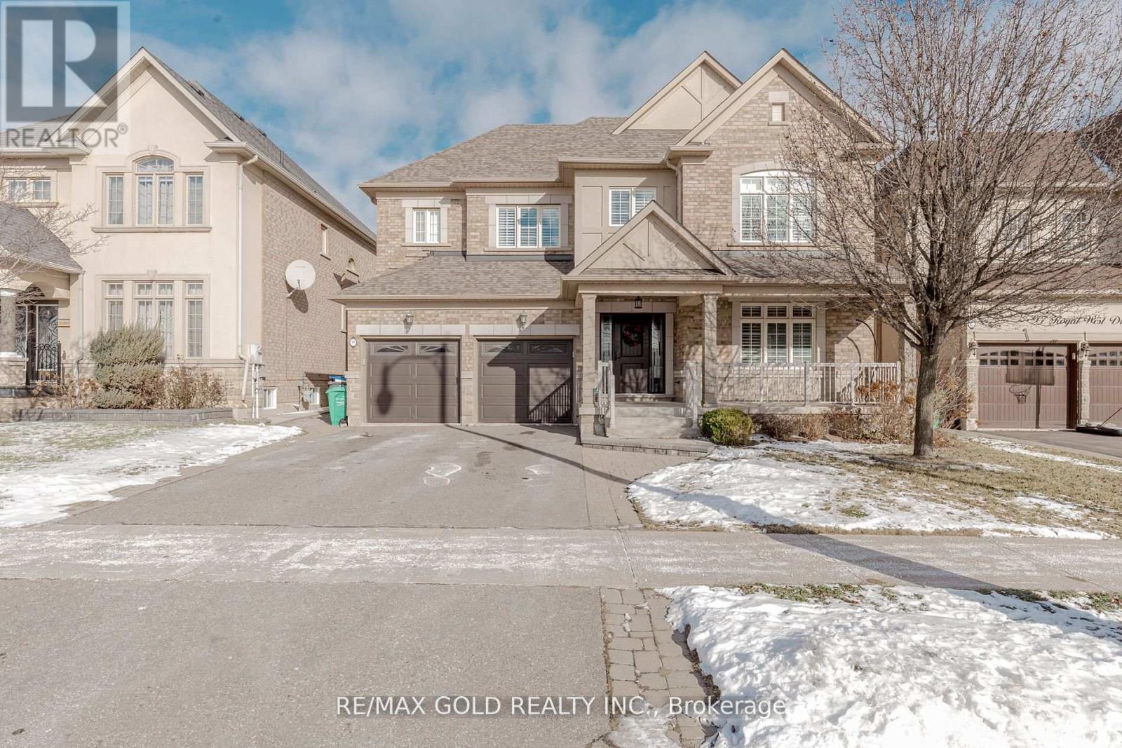 99 ROYAL WEST DRIVE, Brampton, Ontario