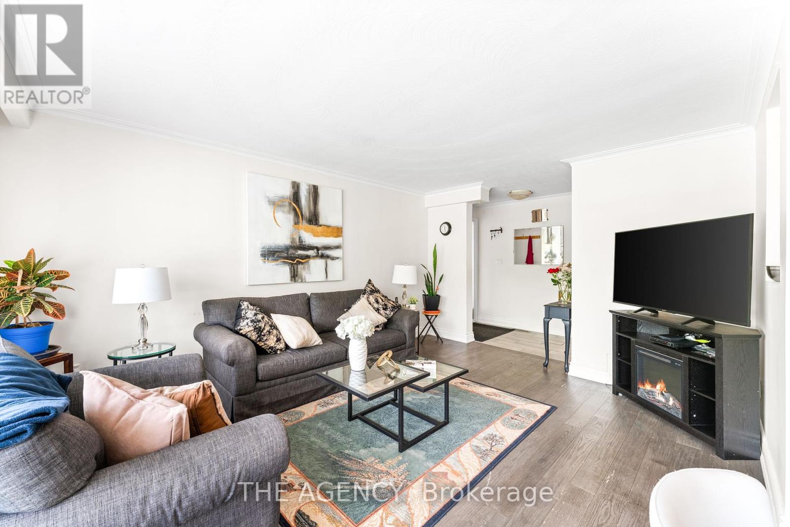 65 Barkwin Drive, Toronto, Ontario  M9V 2W5 - Photo 10 - W12185653