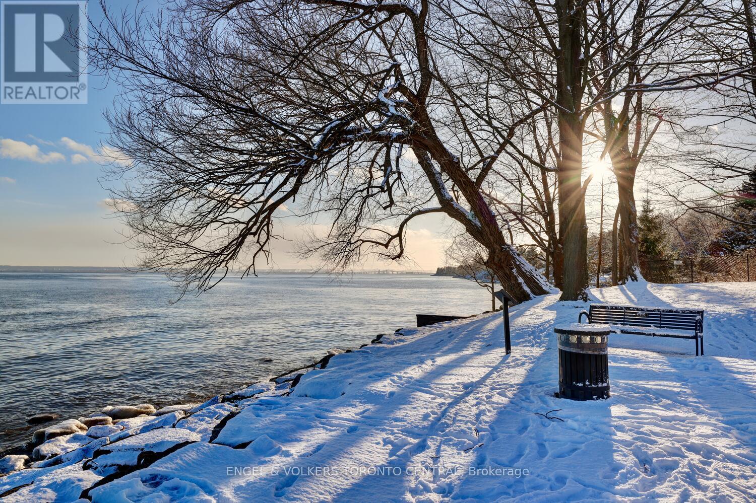 319 Henderson Road, Burlington, Ontario  L7L 2P6 - Photo 41 - W12185449