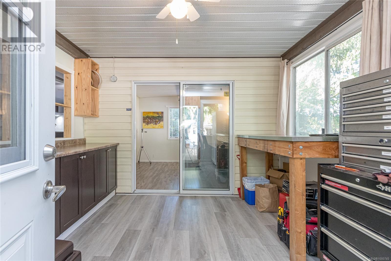 Property at 73 25 Maki Rd image 4