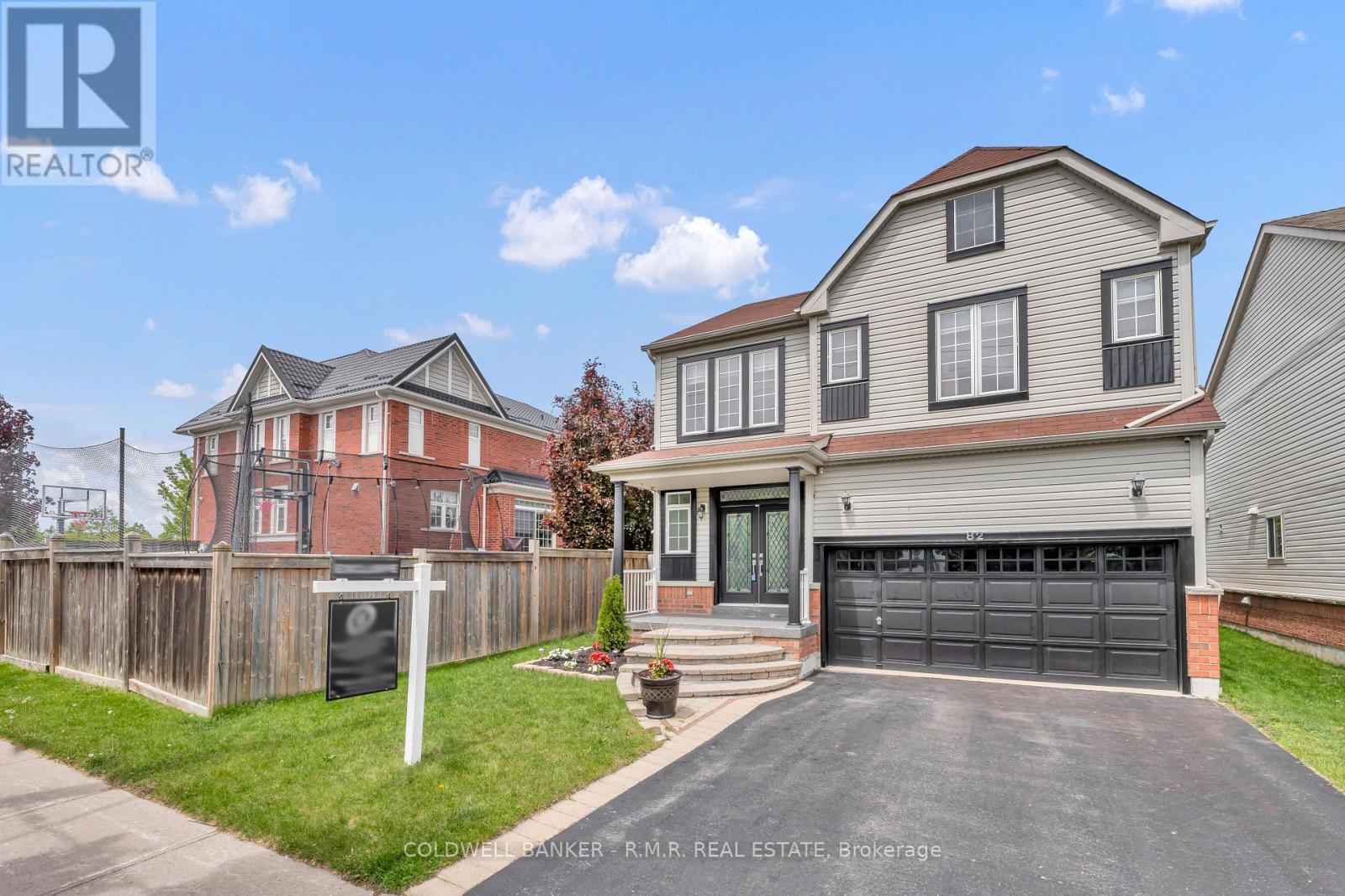 82 VIPOND ROAD, Whitby, Ontario
