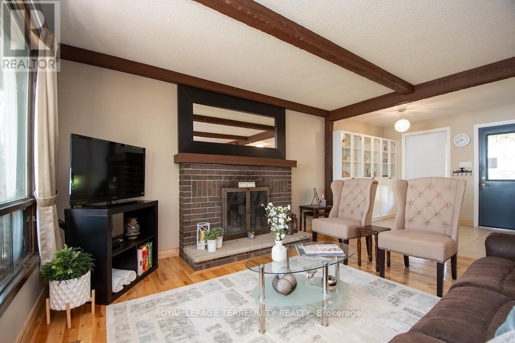 31 Alpine Street, Kawartha Lakes, Ontario  K9V 4R1 - Photo 12 - X12143817