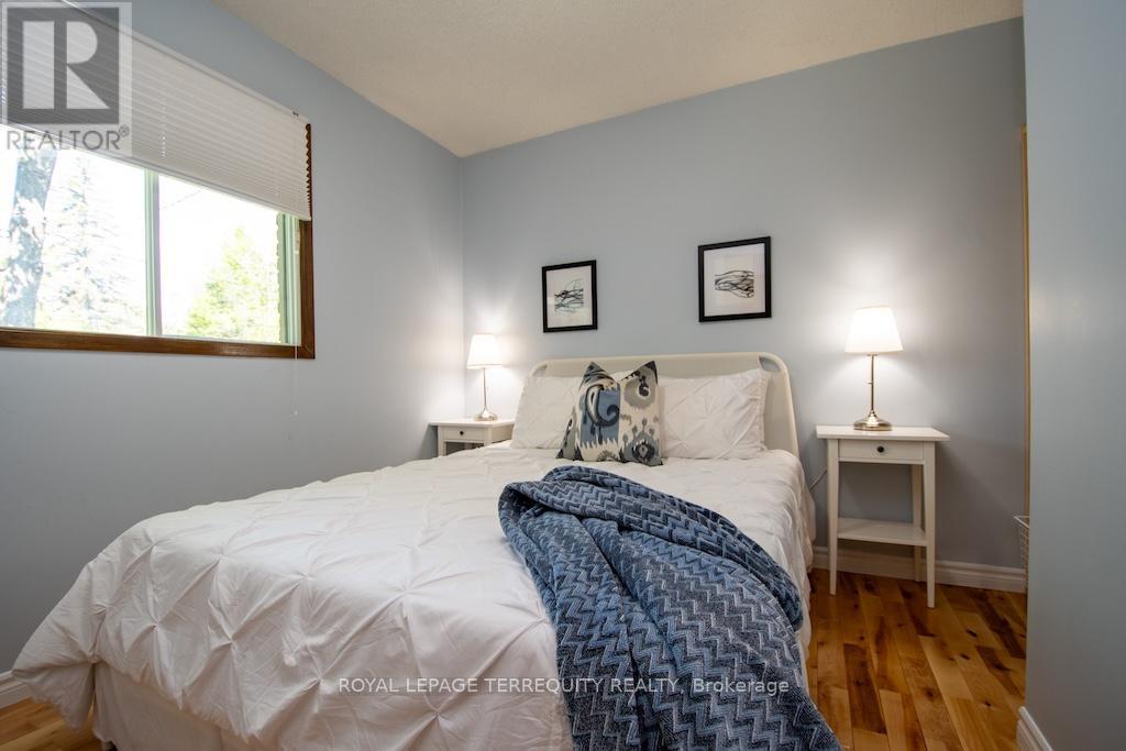 31 Alpine Street, Kawartha Lakes (Ops), Ontario  K9V 4R1 - Photo 23 - X12143817