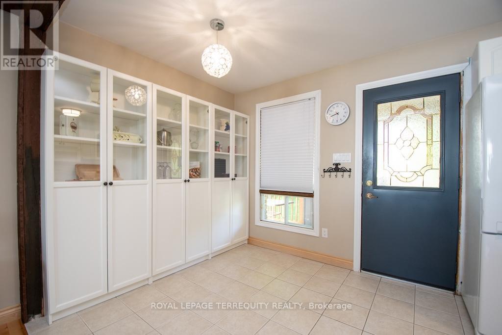 31 Alpine Street, Kawartha Lakes, Ontario  K9V 4R1 - Photo 10 - X12143817