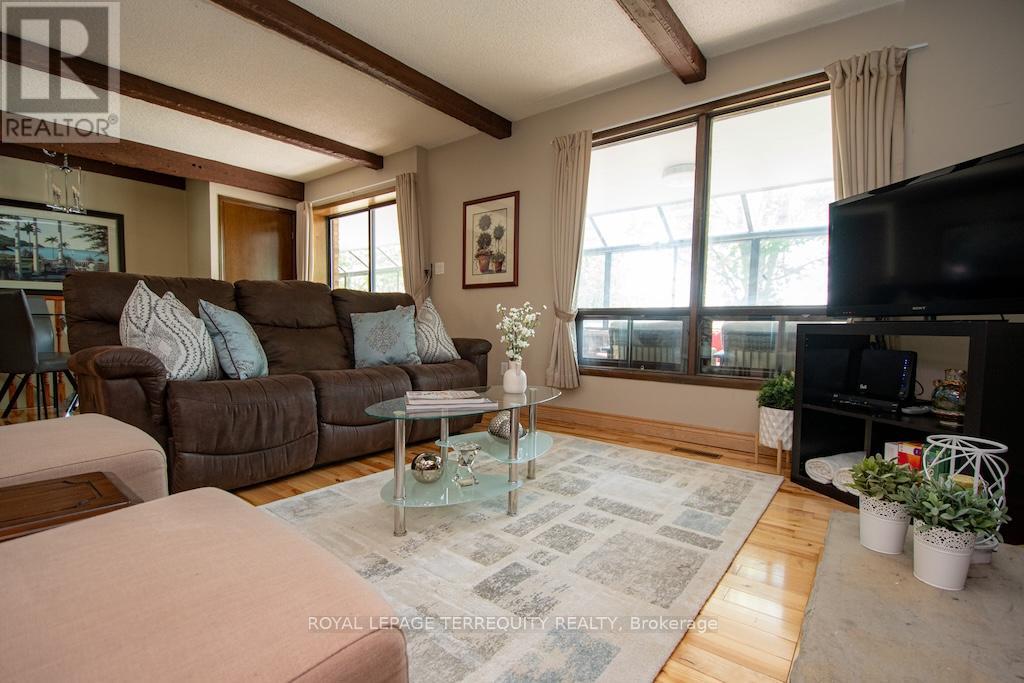 31 Alpine Street, Kawartha Lakes (Ops), Ontario  K9V 4R1 - Photo 14 - X12143817