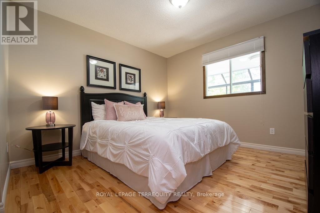 31 Alpine Street, Kawartha Lakes (Ops), Ontario  K9V 4R1 - Photo 26 - X12143817