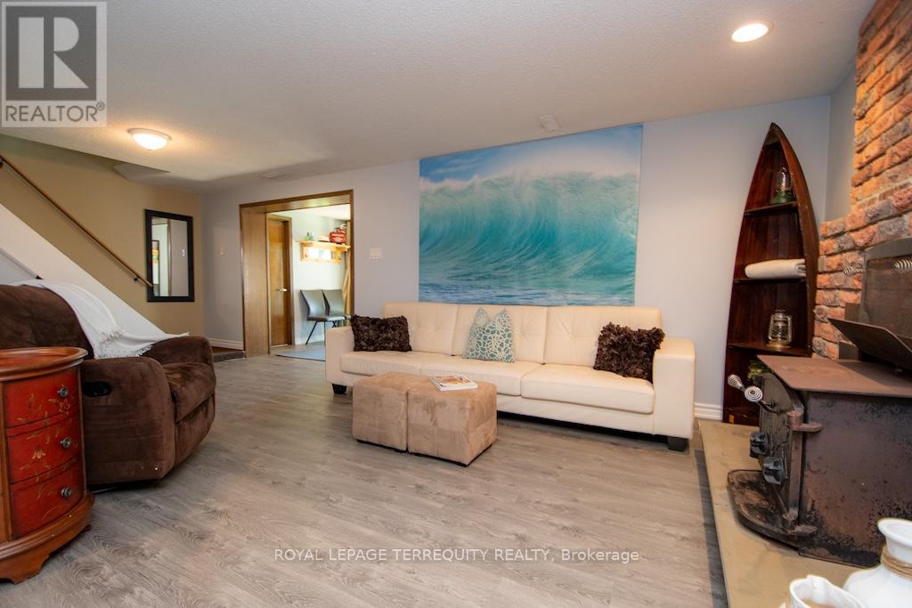 31 Alpine Street, Kawartha Lakes (Ops), Ontario  K9V 4R1 - Photo 34 - X12143817